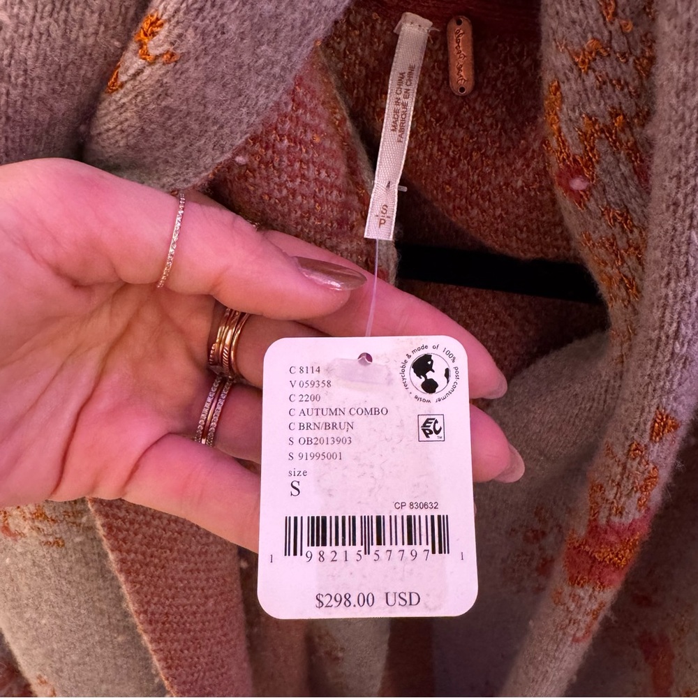 FREE PEOPLE Sacred Heart Bali Ayla Scarf Oversized Cozy Printed Hooded Cardigan - Picture 7 of 9